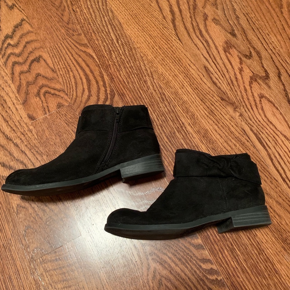 Zoe & zac Girls booties